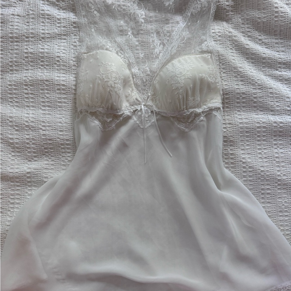 Vintage Elegant White Lace Chemise